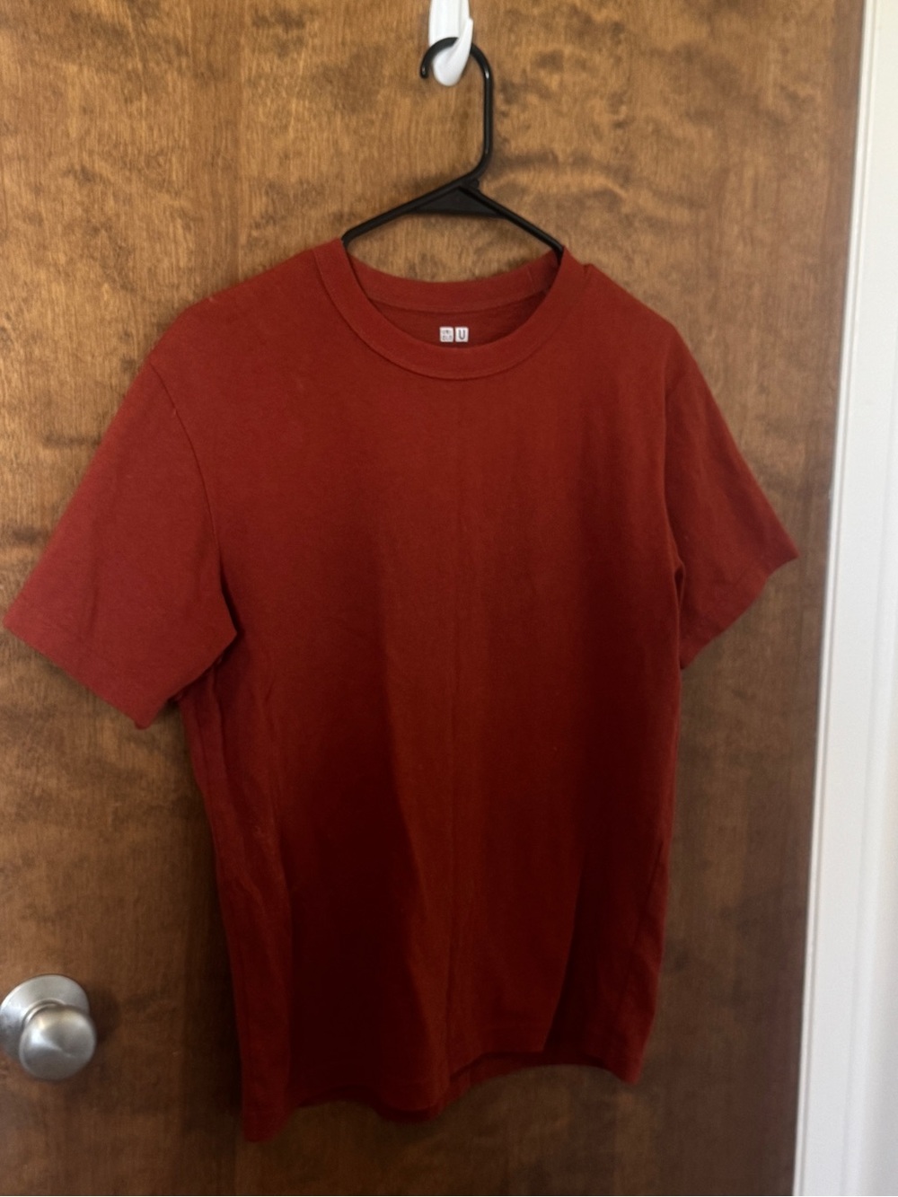 Uniqlo Crewneck T-Shirt in Rust Red - XS